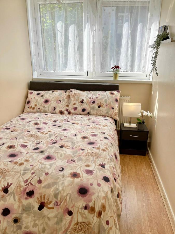 3Br Central London Close Station Eksteriør billede