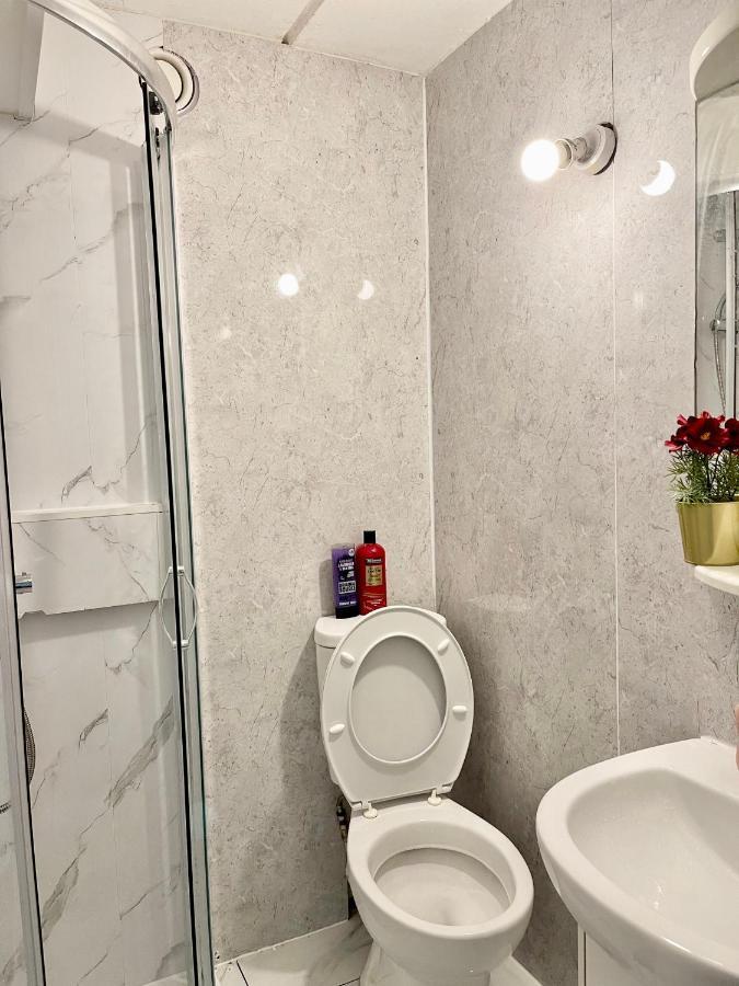 3Br Central London Close Station Eksteriør billede