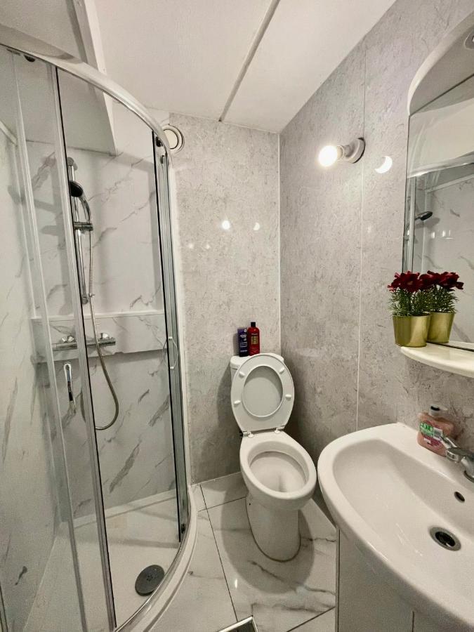 3Br Central London Close Station Eksteriør billede