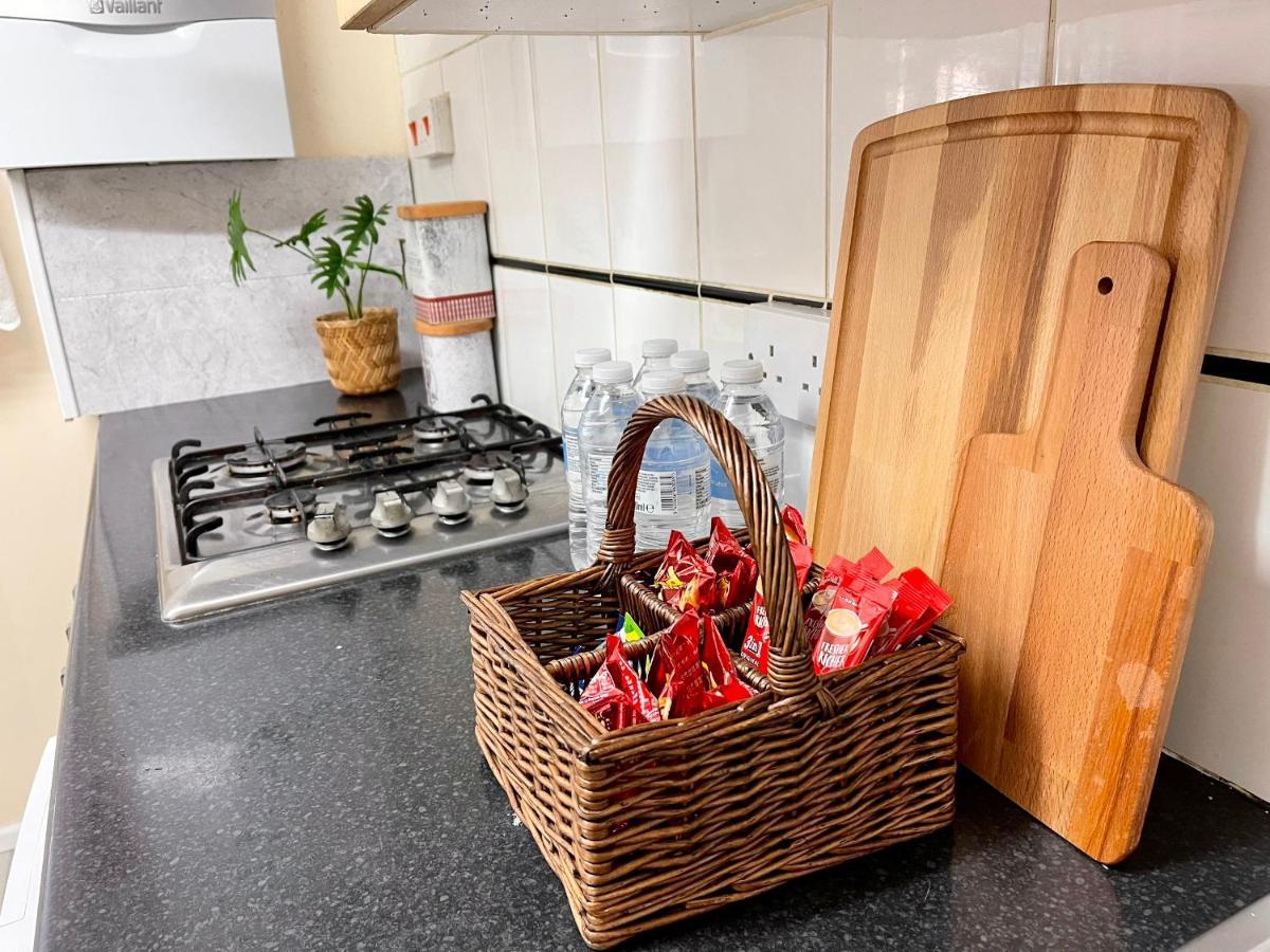 3Br Central London Close Station Eksteriør billede