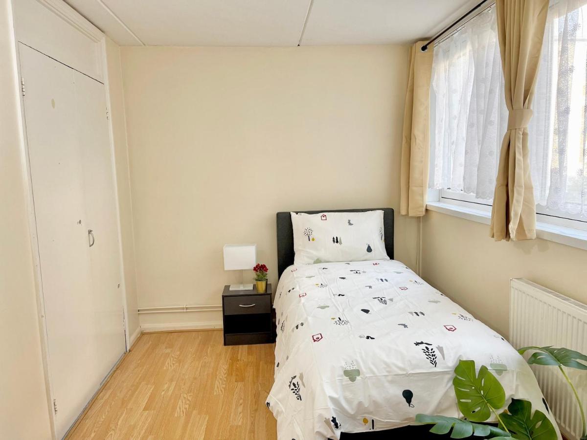 3Br Central London Close Station Eksteriør billede